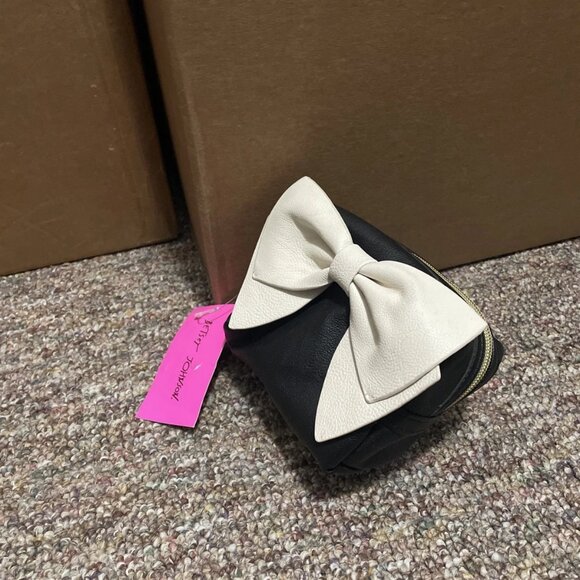 Betsey Johnson Loaf Makeup Bag ~ Bow Nanza ~ Black/White - NWT - Picture 2 of 8